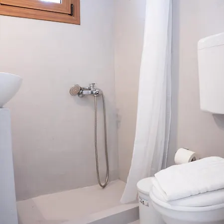 Cozy Budget In The Heart Of Lägenhet